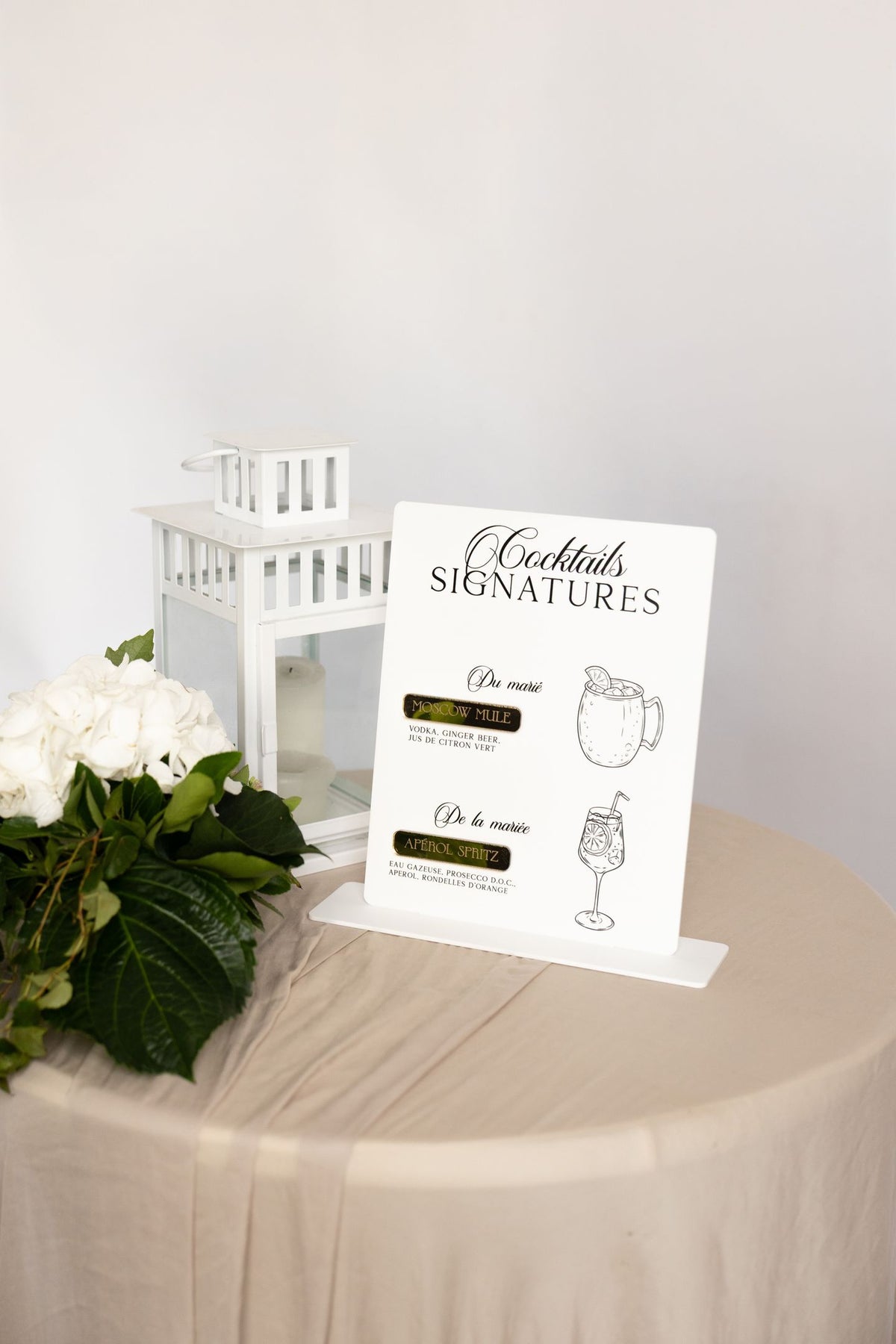 Cocktail Signs présentés dans une scénographie de réception